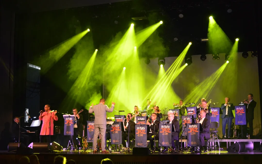 Bigband der Rotarier bringt Schloss Dyck in den „Swing“